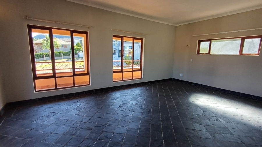 3 Bedroom Property for Sale in Kosmos Ridge North West